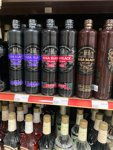 State Liquor Store «Liquor Barn», reviews and photos, 8170 W Golf Rd, Niles, IL 60714, USA