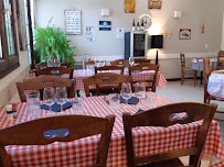 Atmosphère du Restaurant LE P'TIT CHANOZ à Chanoz-Châtenay - n°2