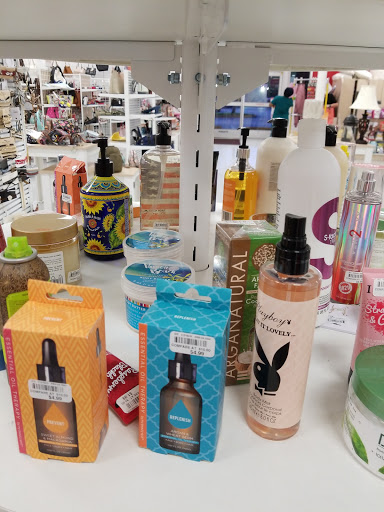 Department Store «Bealls Outlet», reviews and photos, 2738 W Hillsborough Ave, Tampa, FL 33614, USA