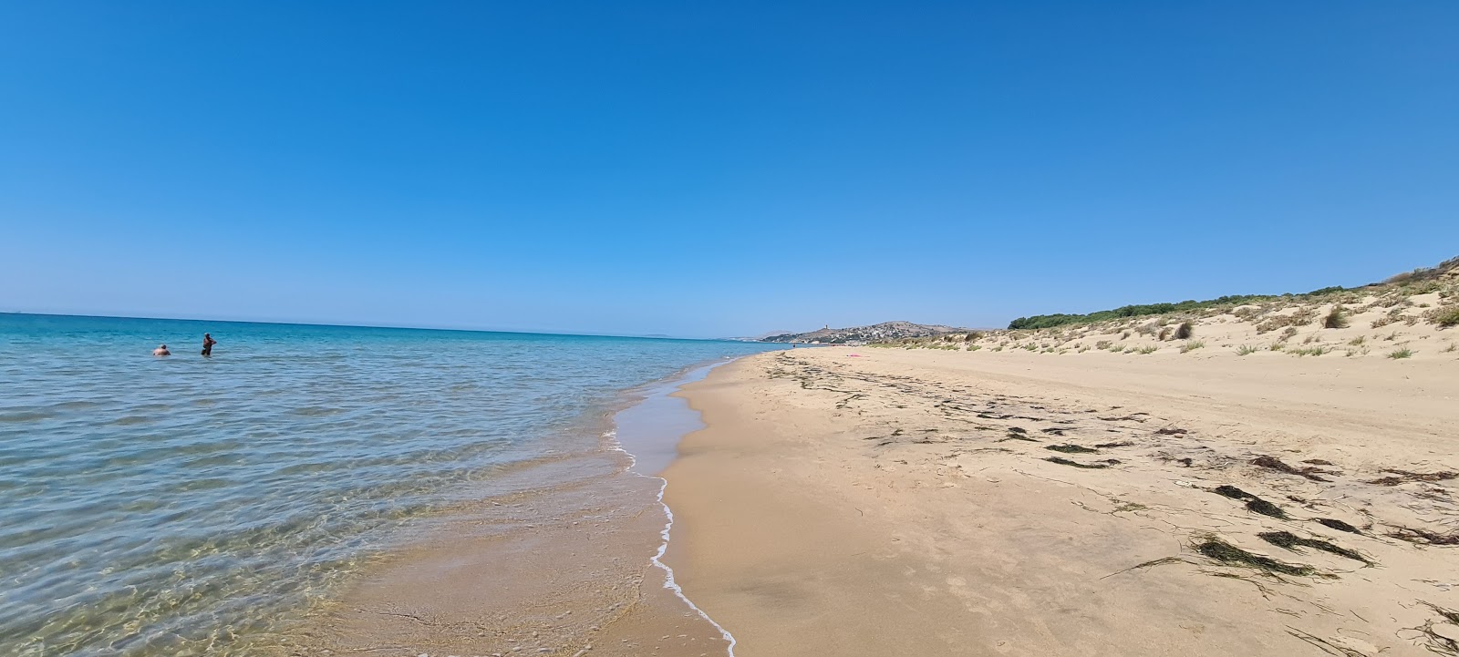 Photo de Spiaggia Roccazzelle avec rivage droit, long