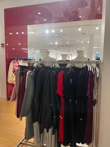 Clothing Store «Express», reviews and photos, 134 St Clair Square, Fairview Heights, IL 62208, USA