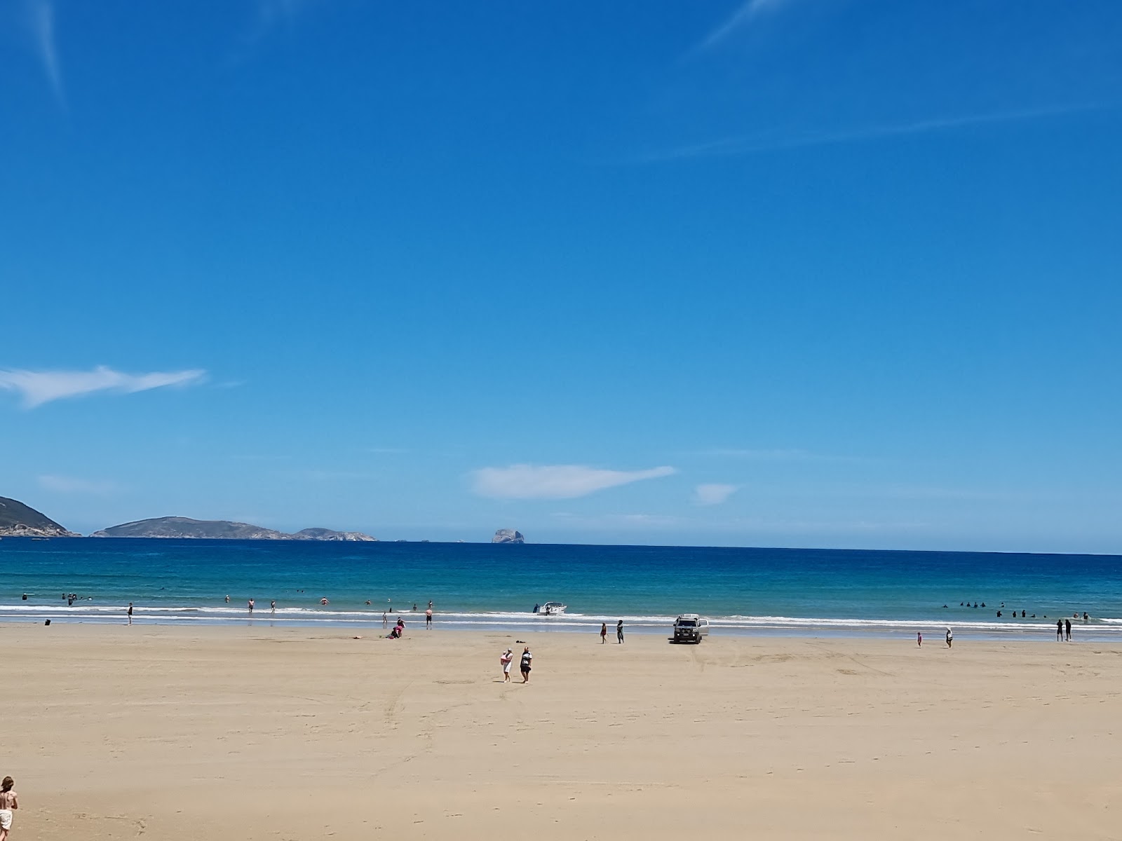 Foto van Norman Beach en de nederzetting
