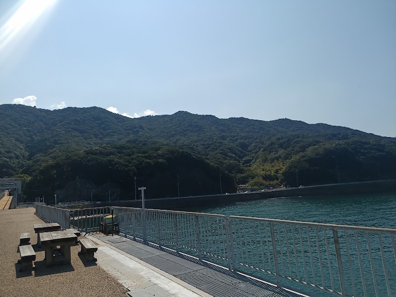 海釣り公園とっとパーク小島