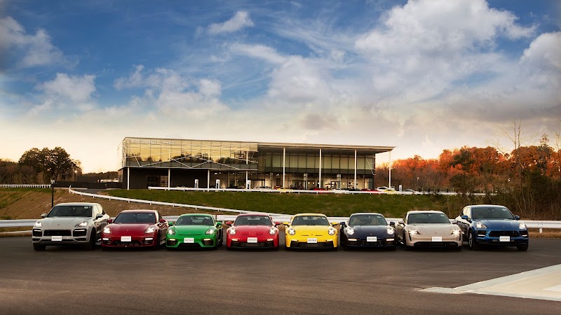 ポルシェ・エクスペリエンスセンター東京 (Porsche Experience Center Tokyo)