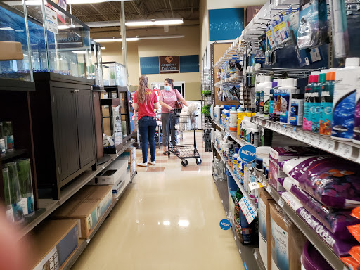 Pet Supply Store «Petco Animal Supplies», reviews and photos, 645 S Green Valley Pkwy, Henderson, NV 89052, USA