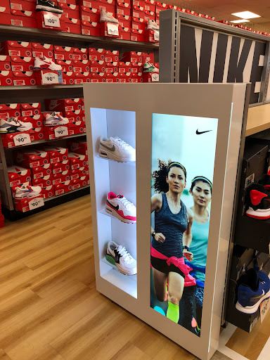 Shoe Store «Shoe Carnival», reviews and photos, 11772 W 95th St, Overland Park, KS 66214, USA