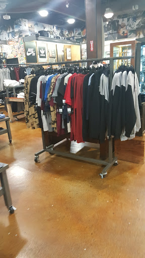 Clothing Store «Tillys», reviews and photos, 340 Inland Center Dr, San Bernardino, CA 92408, USA