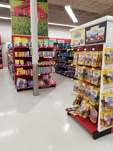 Pet Supply Store «Petco Animal Supplies», reviews and photos, 4751 W 29th St, Greeley, CO 80634, USA
