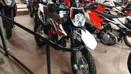 Motorcycle Dealer «Clawson Motorsports», reviews and photos, 6334 N Blackstone Ave, Fresno, CA 93710, USA