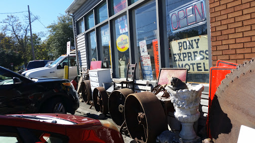 Antique Furniture Store «Old American Barn», reviews and photos, 107 Martinsburg Ave, Gordonsville, VA 22942, USA