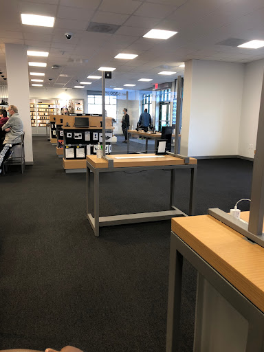 Cell Phone Store «Verizon», reviews and photos, 2915 Crain Hwy, Waldorf, MD 20601, USA