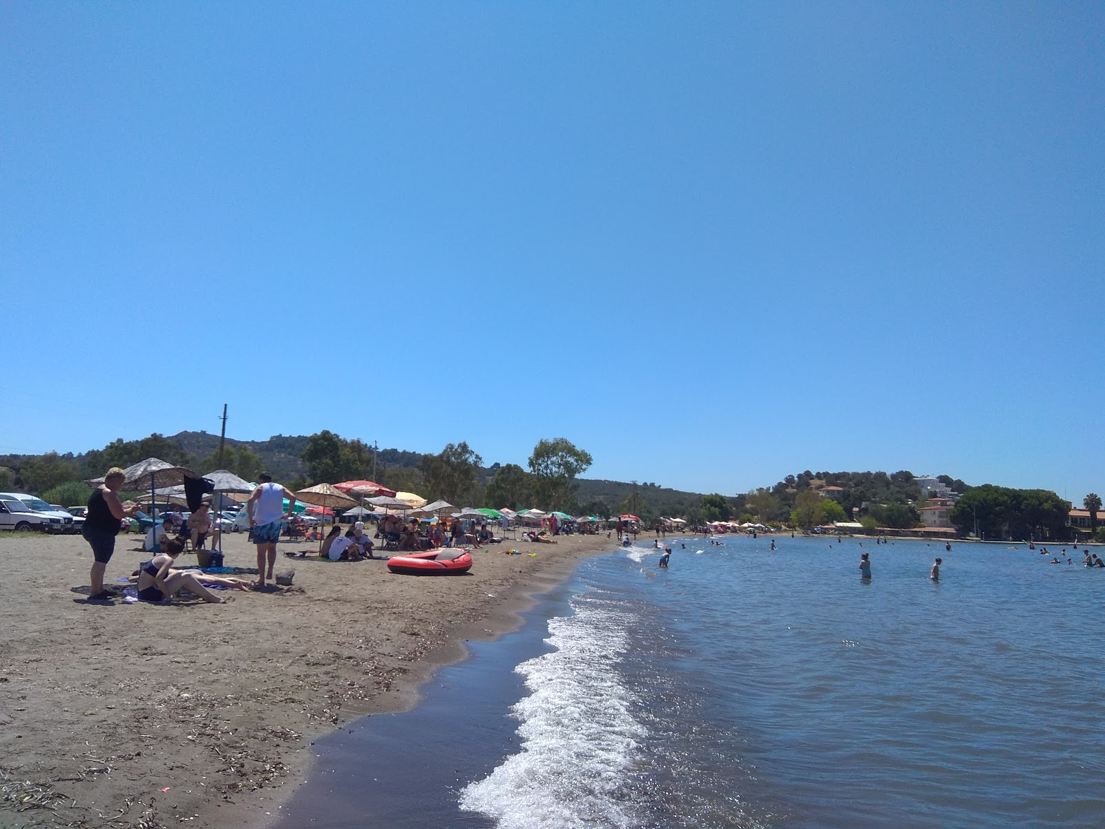 Foto de Bademli Halk Plaji com meios de comunicação nível de limpeza