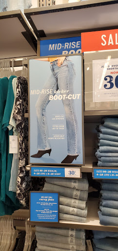 Clothing Store «Old Navy», reviews and photos, 3131 E Main St, Mohegan Lake, NY 10547, USA