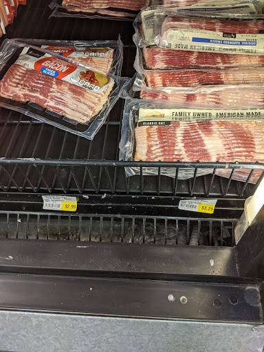 Grocery Store «P & R Discount Grocery», reviews and photos, 600 Scranton Carbondale Hwy, Eynon, PA 18403, USA