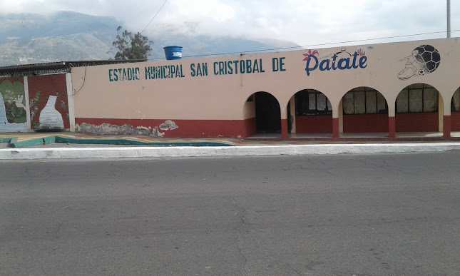 Opiniones de Estadio Municipal San Cristobal de Patate en Patate - Campo de fútbol