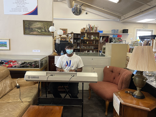 Thrift Store «Assistance League Thrift Boutique», reviews and photos, 4771 N Blackstone Ave, Fresno, CA 93726, USA