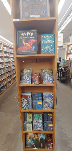 Book Store «Half Price Books», reviews and photos, 5017 Excelsior Blvd, St Louis Park, MN 55416, USA