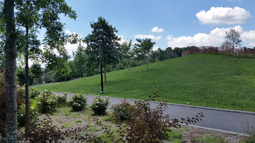 Park «Elmhurst Park», reviews and photos, 57th Ave & Grand avenue, Queens, NY 11373, USA