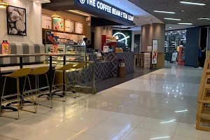 The Coffee Bean and Tea Leaf - Causeway Point image