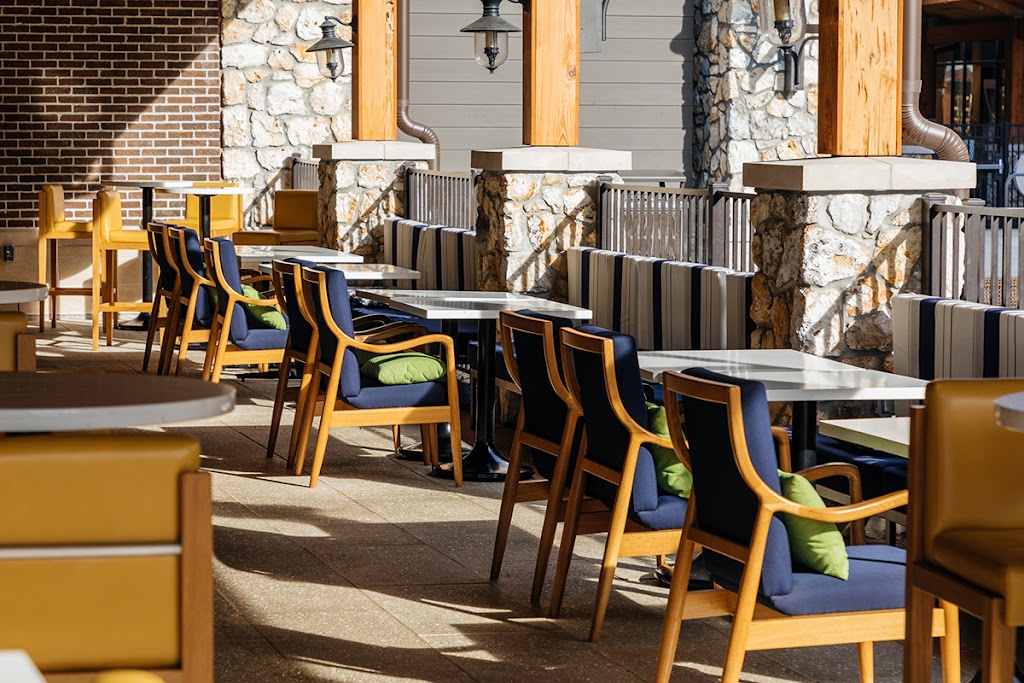 Wolfgang Puck Kitchen + Bar 32163