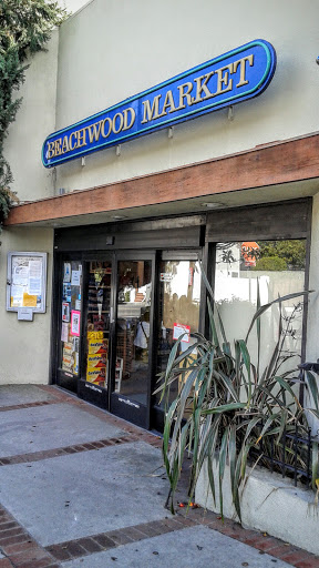Grocery Store «Beachwood Market», reviews and photos, 2701 Belden Dr, Los Angeles, CA 90068, USA