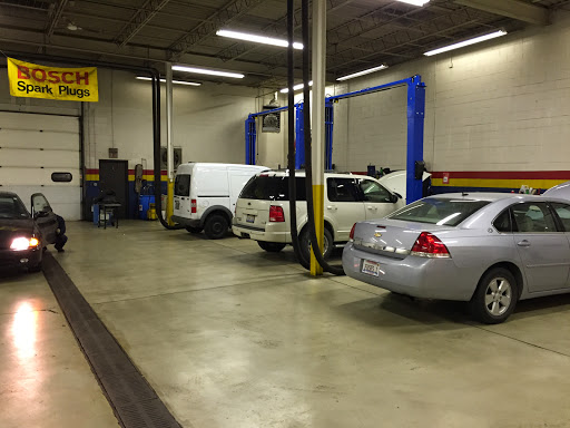 Auto Repair Shop «Performance Auto Center», reviews and photos, 1051 Bonaventure Dr, Elk Grove Village, IL 60007, USA