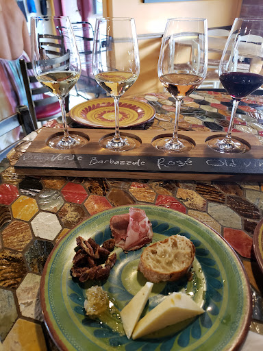 Winery «Red Or White Wine Discount Center», reviews and photos, 323 De La Mare Ave # A, Fairhope, AL 36532, USA