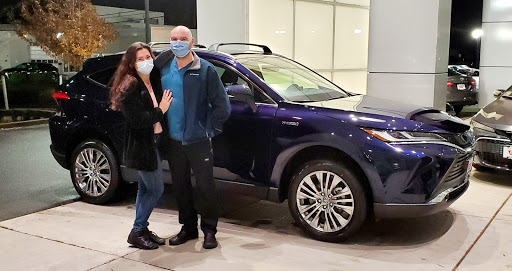 Toyota Dealer «Lithia Toyota of Springfield», reviews and photos, 163 S 9th St, Springfield, OR 97477, USA