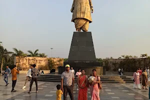Statue Of Janeshwar Mishra image