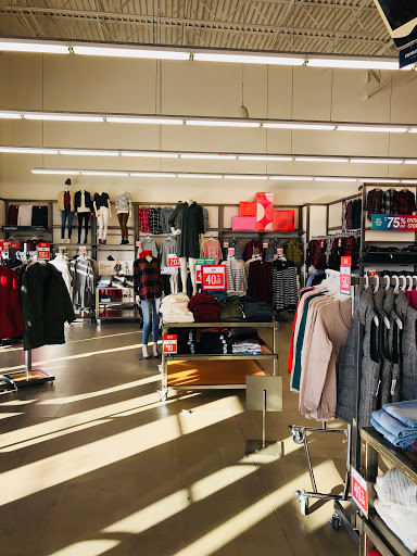 Clothing Store «Old Navy», reviews and photos, 141 Tuckahoe Rd, Sewell, NJ 08080, USA