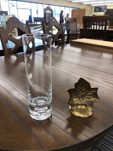 Thrift Store «TC Resale & Donation Thrift Store», reviews and photos, 5050 SE 82nd Ave, Portland, OR 97266, USA