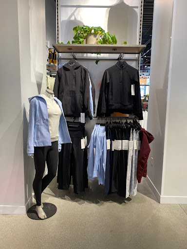 Sportswear Store «lululemon», reviews and photos, 750 Spectrum Center Dr, Irvine, CA 92618, USA
