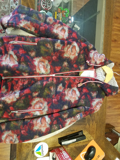 Ski Shop «Pro-Fit Ski & Mountain Sports», reviews and photos, 34 Catoctin Cir SE, Leesburg, VA 20175, USA