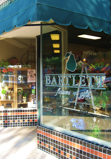 Bartlett Flowers & Gifts, 226 Vernon St, Roseville, CA 95678, USA, 
