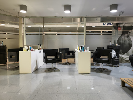 Peluquería Gris Ana Gost Pacheco en Figueres, Girona