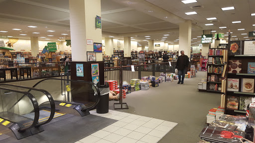 Book Store «Barnes & Noble», reviews and photos, 187 Riverside Square Mall, Hackensack, NJ 07601, USA