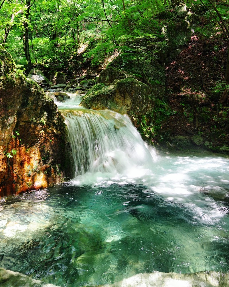 黄金の滝 群馬県中之条町上沢渡 景勝地 グルコミ