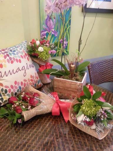 Florist Imagine Flowers Reviews And Photos 560 Trade St Nw Winston Salem Nc 27101