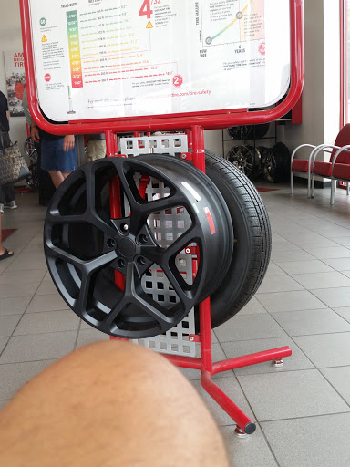 Tire Shop «Discount Tire Store - Clinton Township, MI», reviews and photos, 33633 Gratiot Ave, Charter Twp of Clinton, MI 48035, USA