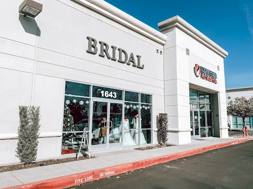 GARNET + grace Bridal Boutique, 1643 Industrial Pkwy W, Hayward, CA 94544, USA, 