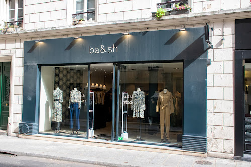 Magasin de vêtements pour femmes ba&sh - Jour - Outlet Paris