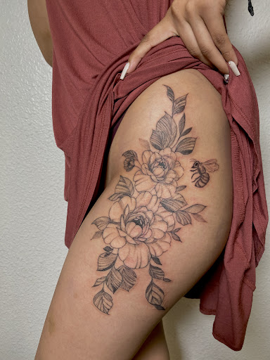 Explore sacred heart tattoo ideas, creative tattoo ideas in Washington, available at Tu Madres Tattoo