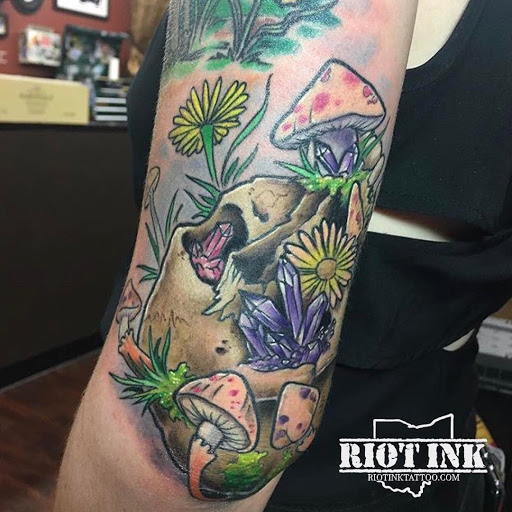 Tattoo Shop «Riot Ink Custom Tattoos», reviews and photos, 8761 Smoky Row Rd, Powell, OH 43065, USA