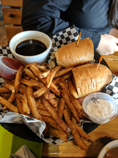 Barbecue Restaurant «Warthog Barbeque Pit», reviews and photos, 4921 20th St E, Fife, WA 98424, USA