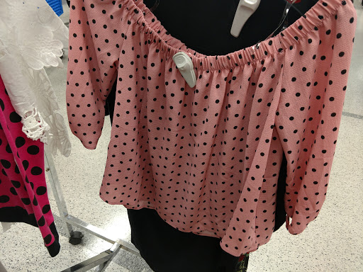 Clothing Store «Ross Dress for Less», reviews and photos, 835 Cortez Rd W, Bradenton, FL 34207, USA