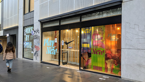 Stores to buy women's katiuskas Melbourne
