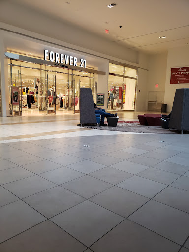 Clothing Store «Forever 21», reviews and photos, 5220 Fashion Outlets Way #1005, Chicago, IL 60656, USA