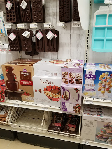 Craft Store «Michaels», reviews and photos, 465 River Rd, Edgewater, NJ 07020, USA