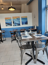 Atmosphère du Restaurant La Marine Chez Christy - Cuisine traditionnelle avec des notes de cuisine créole à Port-des-Barques - n°3