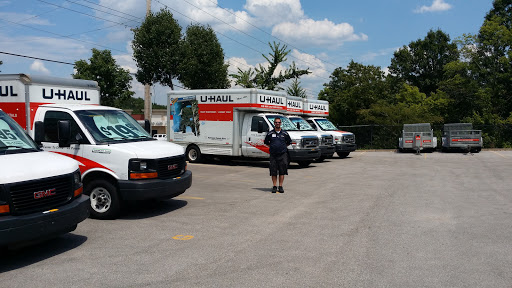 RV Storage Facility «U-Haul Moving & Storage at Big Bend Road», reviews and photos, 650 Big Bend Rd, Ballwin, MO 63021, USA